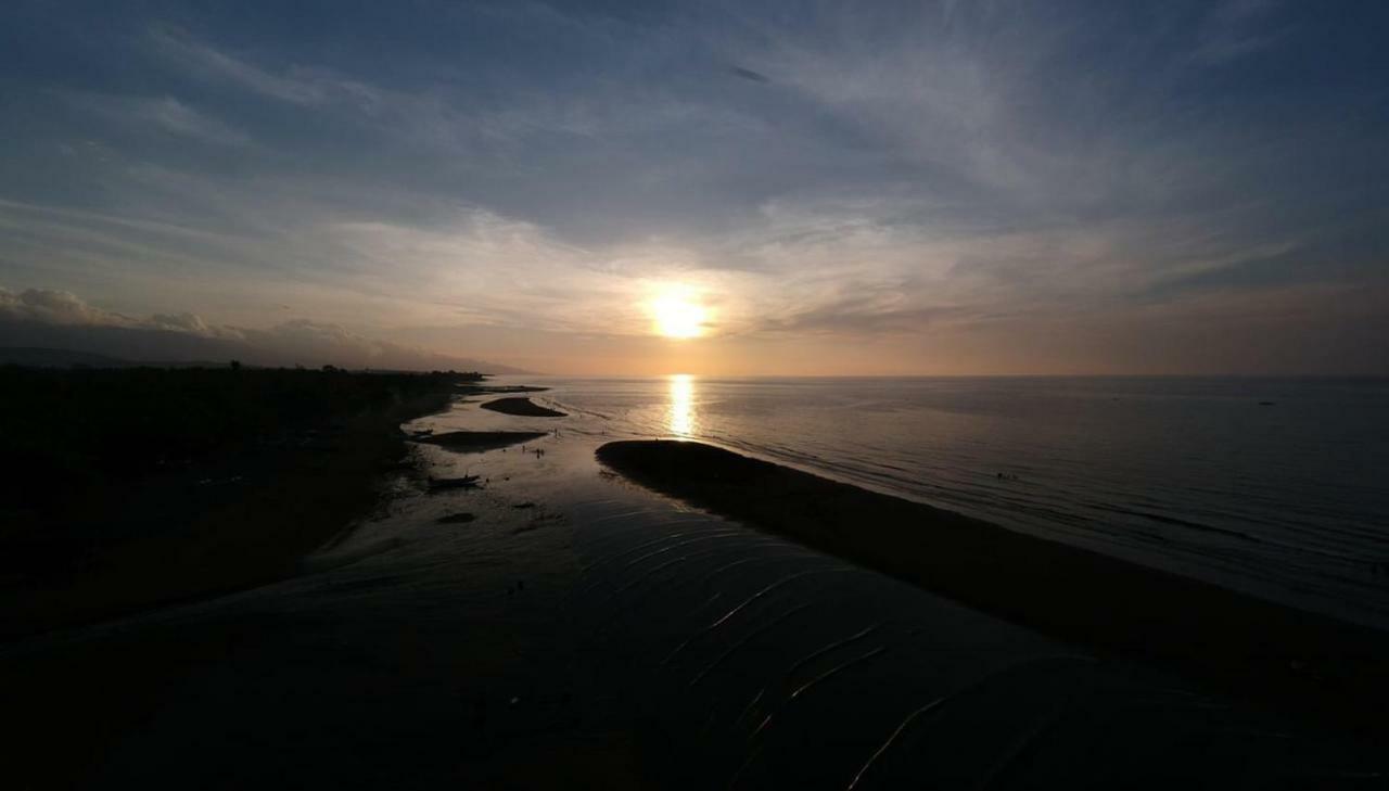 Ocean Beachfront Villa Dini Banjar  エクステリア 写真