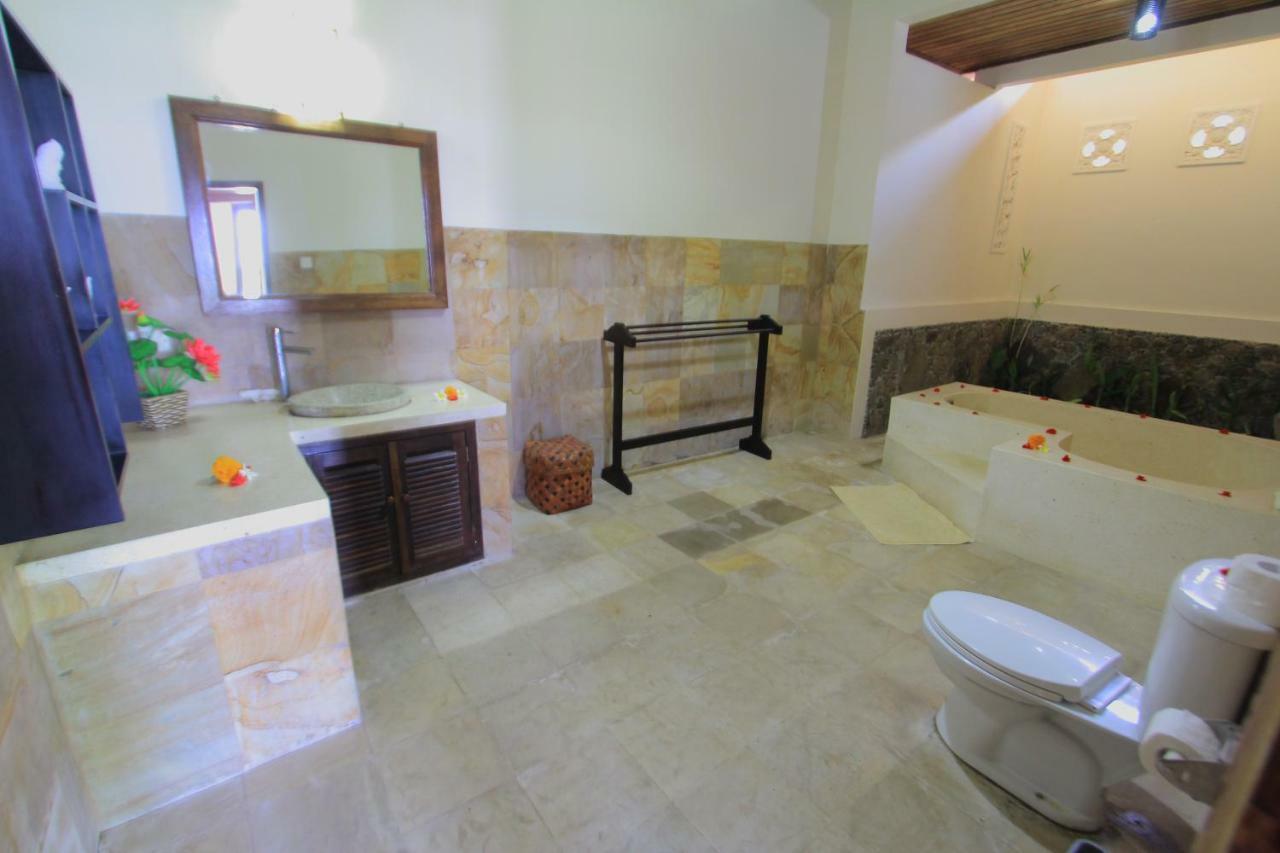 Ocean Beachfront Villa Dini Banjar  エクステリア 写真