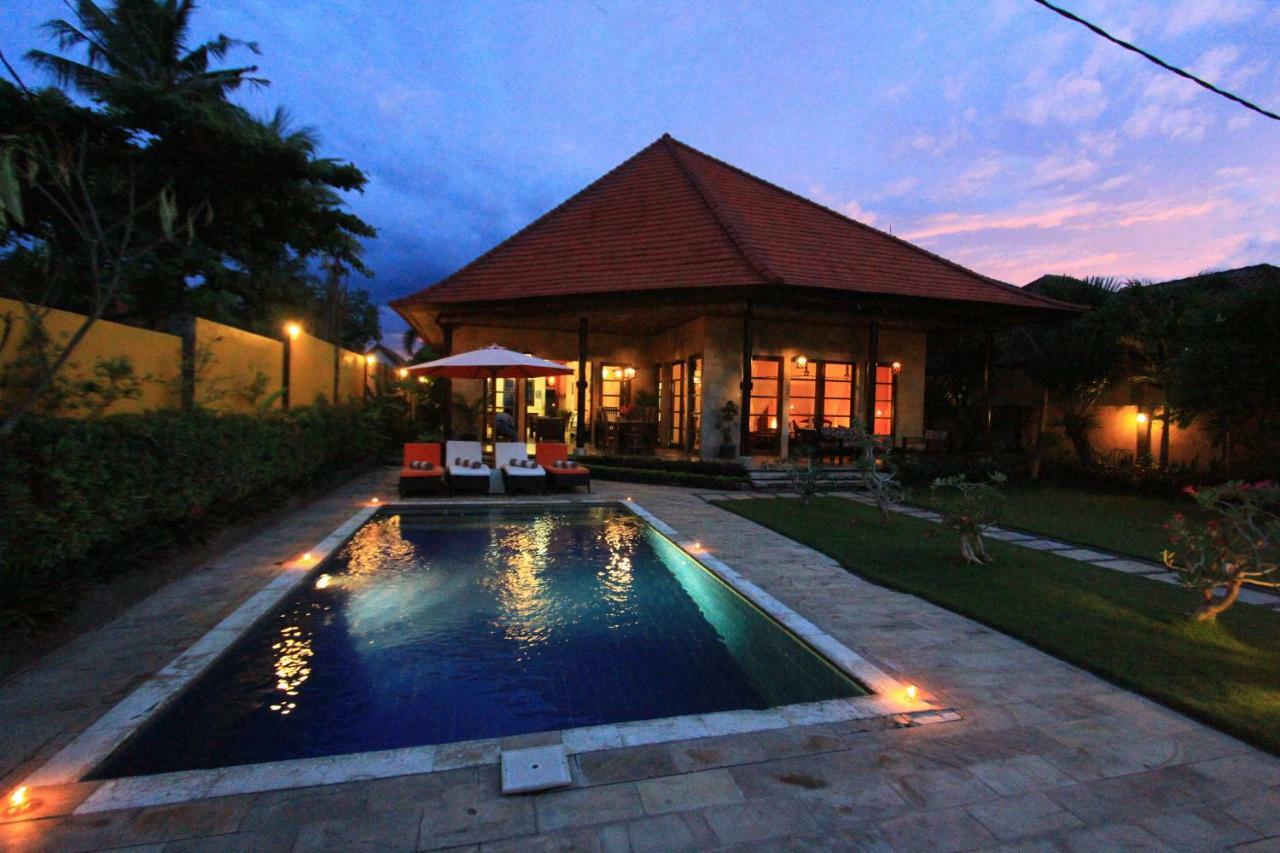Ocean Beachfront Villa Dini Banjar  エクステリア 写真